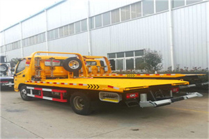 源城区附近拖车救援搭电