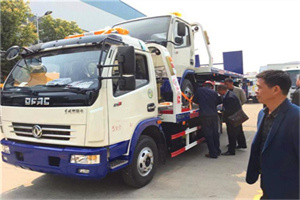 源城区汽车道路救援拖车价格